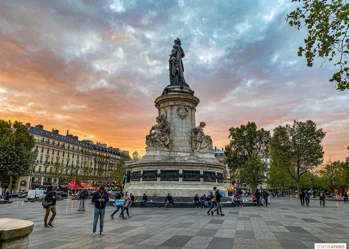 Place de la Bastille Concorde, Bastille, République: why do demonstrations take place ... photo