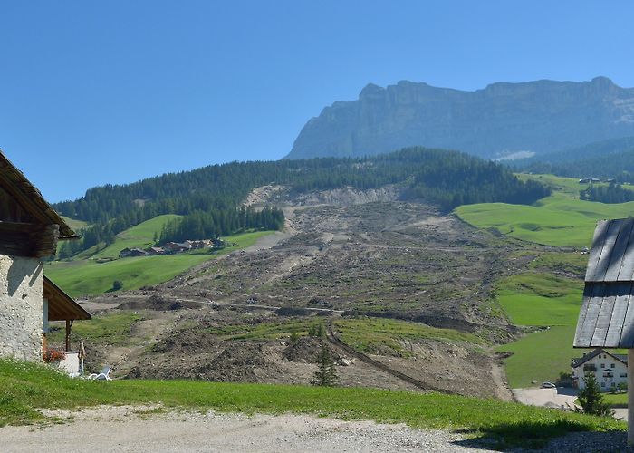 62 La Crusc 2043m https://mediaim.expedia.com/destination/3/ff151049... photo