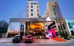 Hotel Rajshree & Spa Chandigarh Exterior photo