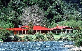 Lake Moeraki Wilderness Lodge Haast Exterior photo