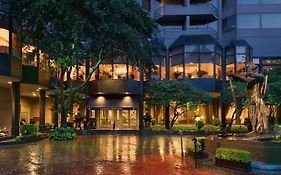 The Windsor Court Hotel New Orleans Exterior photo