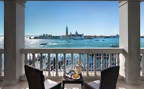 Londra Palace Venezia Hotel Exterior photo