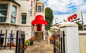 Oyo London Guest House Exterior photo