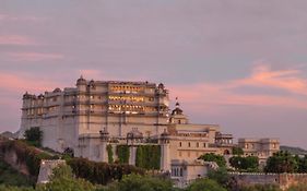 Raas Devigarh Hotel Delwara Exterior photo