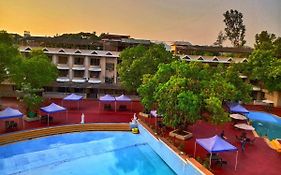 Aron Resort Lonavala - Near Old Mumbai Pune Highway Exterior photo