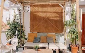 The Urban Jungle Hostel Malaga Exterior photo