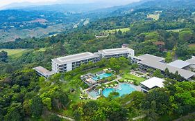 Royal Tulip Gunung Geulis Resort And Golf Bogor Exterior photo