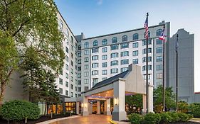 Sheraton Suites Columbus Worthington Exterior photo