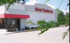 Grand Rapids Inn Exterior photo