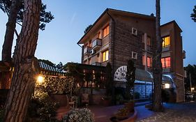 Hotel Il Cavaliere Nero Tirrenia Exterior photo