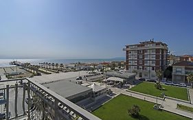 Hotel Nuovo Tirreno Lido di Camaiore Exterior photo