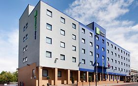 Holiday Inn Express Park Royal, An Ihg Hotel London Exterior photo