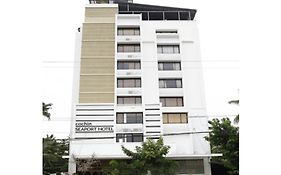 Cochin Seaport Hotel Kochi Exterior photo