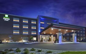 Holiday Inn Express & Suites Grand Rapids Airport North, An Ihg Hotel Exterior photo