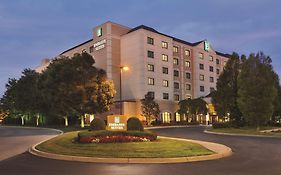 Embassy Suites By Hilton Louisville East Exterior photo