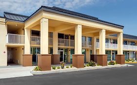 Quality Inn Saint Petersburg North-Tampa Bay Exterior photo