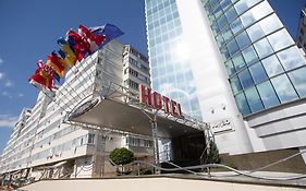 Jumbo Hotel Chisinau Exterior photo