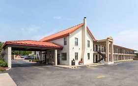 Super 8 By Wyndham Fredericksburg Hotel Exterior photo