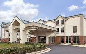 Days Inn & Suites By Wyndham Ridgeland Exterior photo