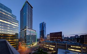 Holiday Inn Hotel & Suites - Montreal Centre-Ville Ouest, An Ihg Hotel Exterior photo