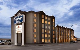 Travelodge Hotel By Wyndham Saskatoon Exterior photo