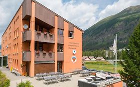 Pontresina Youth Hostel Exterior photo