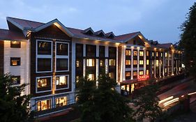 Ramada By Wyndham Gangtok Hotel & Casino Golden Exterior photo