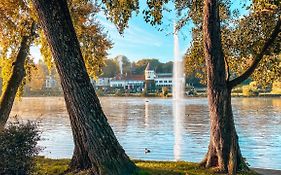 Martin'S Chateau Du Lac Hotel Genval Exterior photo