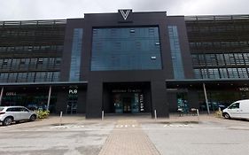 Village Hotel Leeds South Exterior photo