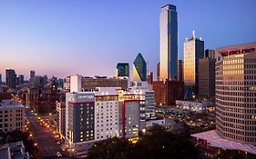 Courtyard By Marriott Dallas Downtown/Reunion District Hotel Exterior photo