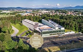 Four Points By Sheraton Ljubljana Mons Hotel Exterior photo