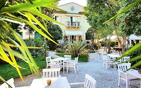 Hotel Club I Pini - Residenza D'Epoca In Versilia Camaiore Exterior photo