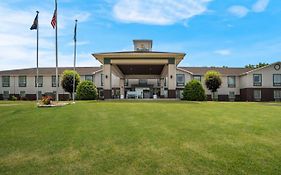 Quality Inn & Suites Chambersburg Exterior photo