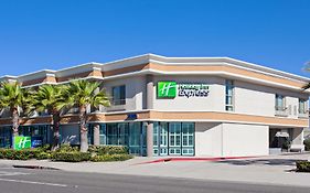 Holiday Inn Express Newport Beach By Ihg Exterior photo