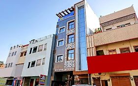 Fabhotel Usha Continental Muthiganj Exterior photo