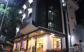 Hotel Laxmi Palace Shirdi Exterior photo