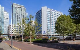 Hilton London Canary Wharf Hotel Exterior photo