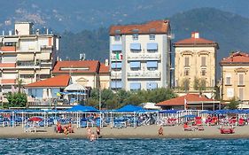 Hotel Lungomare Lido di Camaiore Exterior photo