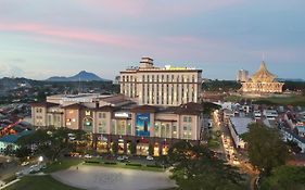 The Waterfront Hotel Kuching Exterior photo