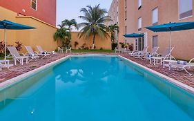 City Express Junior By Marriott Cancun Hotel Exterior photo