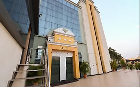 Club 7 Resort And Banquets Bareilly Exterior photo