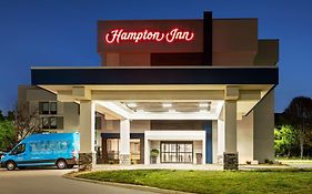 Hampton Inn Kansas City - Airport Exterior photo