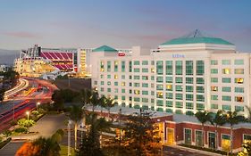 Hilton Santa Clara Hotel Exterior photo