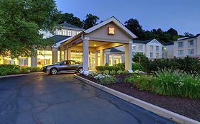 Hilton Garden Inn Norwalk Exterior photo