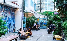 Bodega Bangkok Soi 23 (Adults Only) Hostel Exterior photo