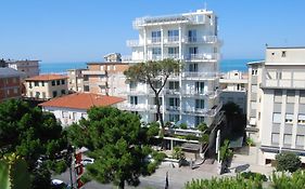 Hotel Bracciotti Lido di Camaiore Exterior photo