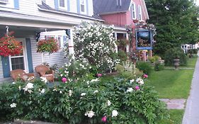 Au Coeur De Magog Bed & Breakfast Exterior photo