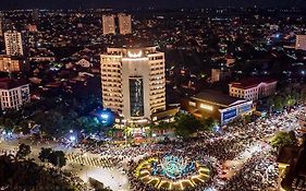 Muong Thanh Grand Phuong Dong Hotel Vinh Exterior photo