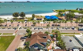 Sea Breeze Manor Inn St. Petersburg Exterior photo