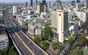 Hilton Garden Inn Bangkok Silom Exterior photo